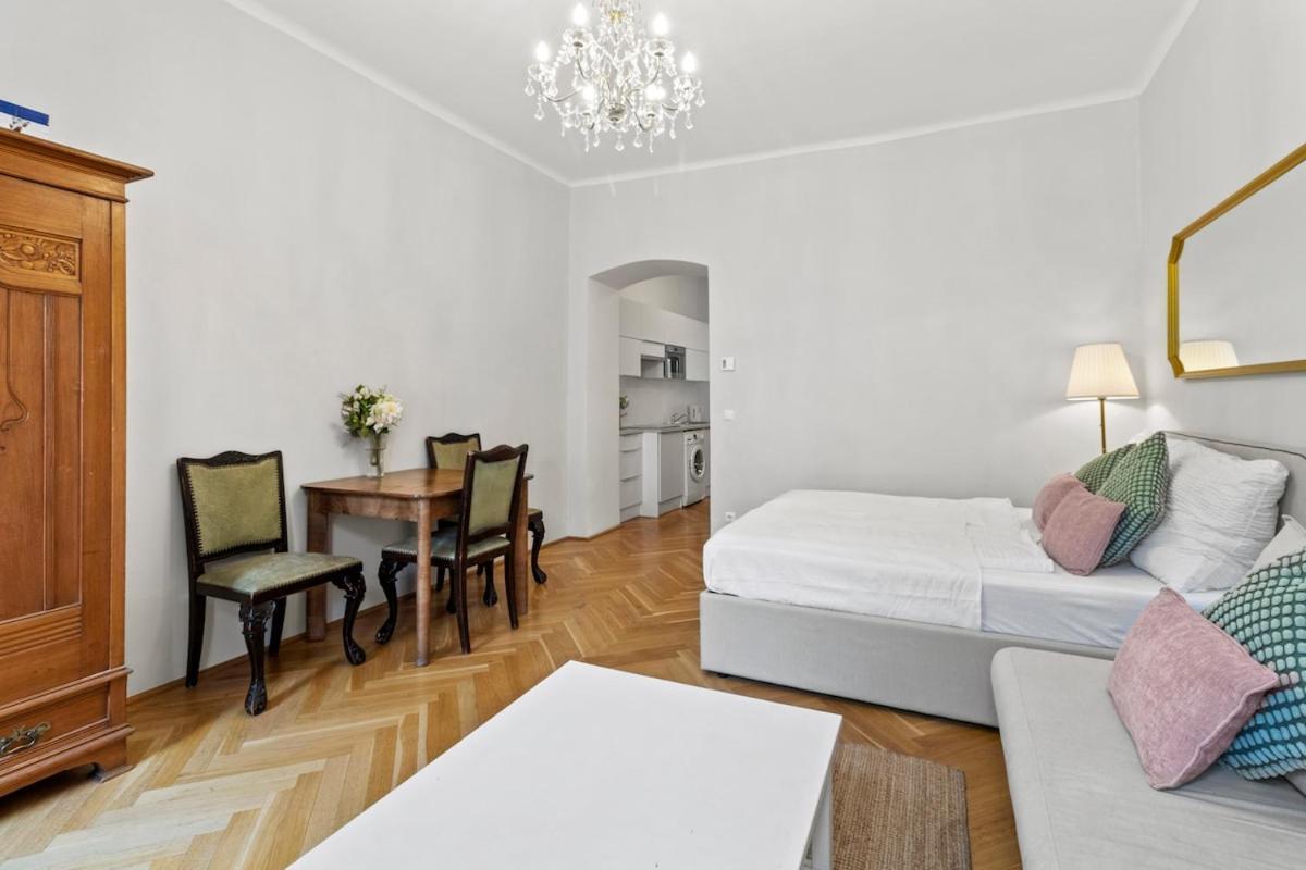 12 Minutes To Schoenbrunn I 5 Minutes To Metro U3 Apartmán
