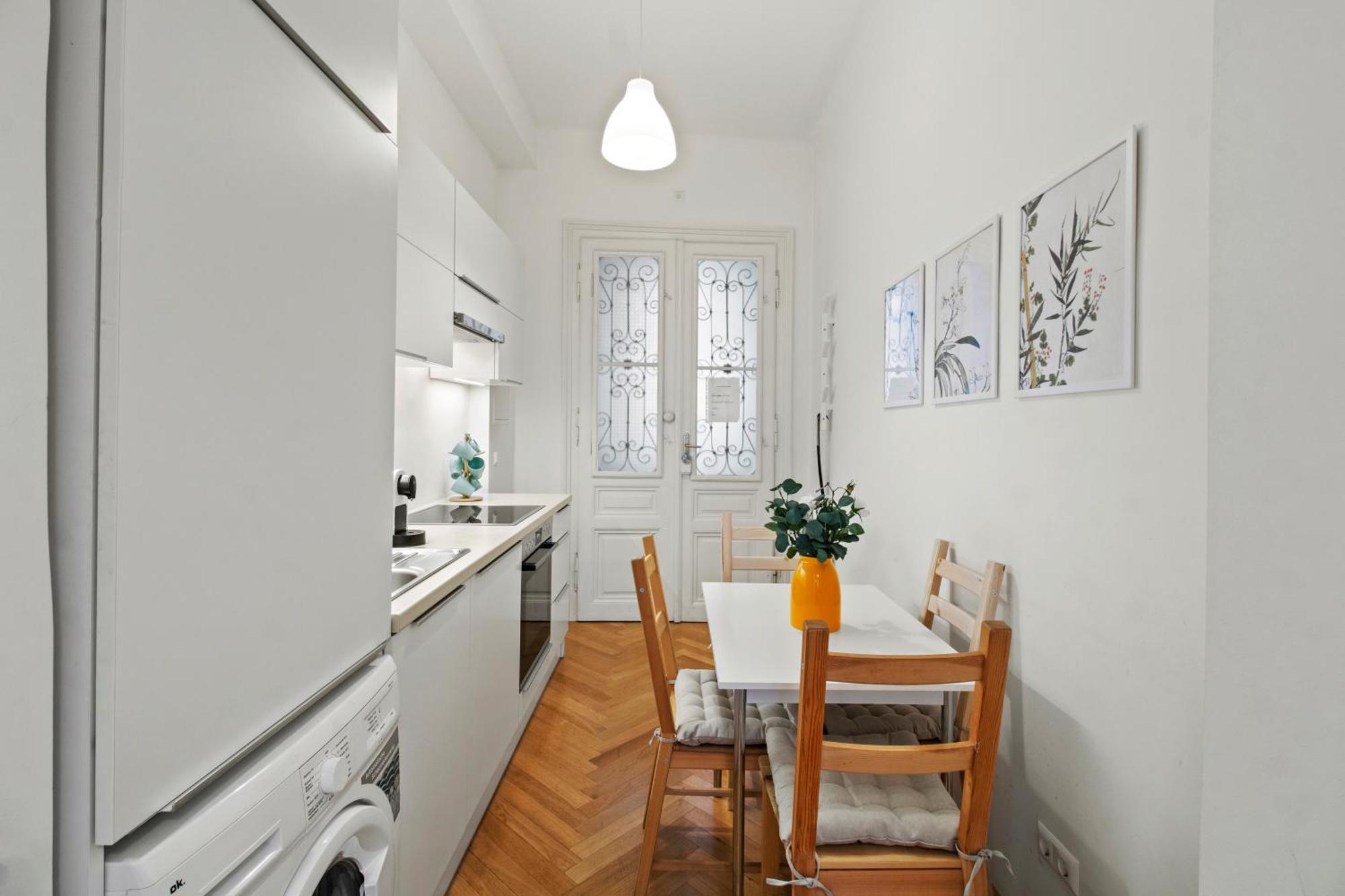 Apartmán 12 Minutes To Schoenbrunn I 5 Minutes To Metro U3 *